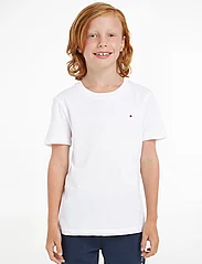 Tommy Hilfiger - BOYS BASIC CN KNIT S/S - short-sleeved - bright white - 7