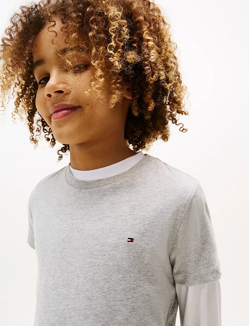 Tommy Hilfiger - BOYS BASIC CN KNIT S/S - kurzärmelige - grey heather - 4