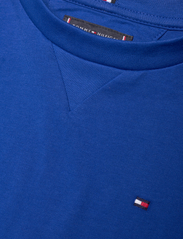 Tommy Hilfiger - ESSENTIAL TEE S/S - short-sleeved t-shirts - ultra blue - 2