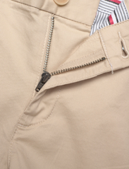 Tommy Hilfiger - 1985 CHINO PANTS - sommarfynd - white clay - 3
