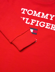 Tommy Hilfiger - TH LOGO SWEATSHIRT - bluzy - fierce red - 5