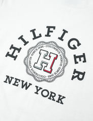 Tommy Hilfiger - MONOTYPE ARCH TEE S/S - kortærmede t-shirts - white - 2