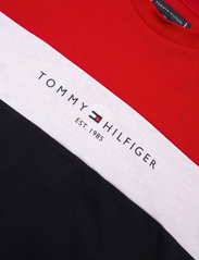 Tommy Hilfiger - ESSENTIAL COLORBLOCK TEE S/S - short-sleeved t-shirts - desert sky/fierce red - 2