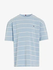 Tommy Hilfiger - STRIPE TEE S/S - kortermede t-skjorter - breezy blue base/white stripe - 1