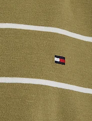 Tommy Hilfiger - STRIPE TEE S/S - lyhythihaiset t-paidat - faded olive base/white stripe - 5