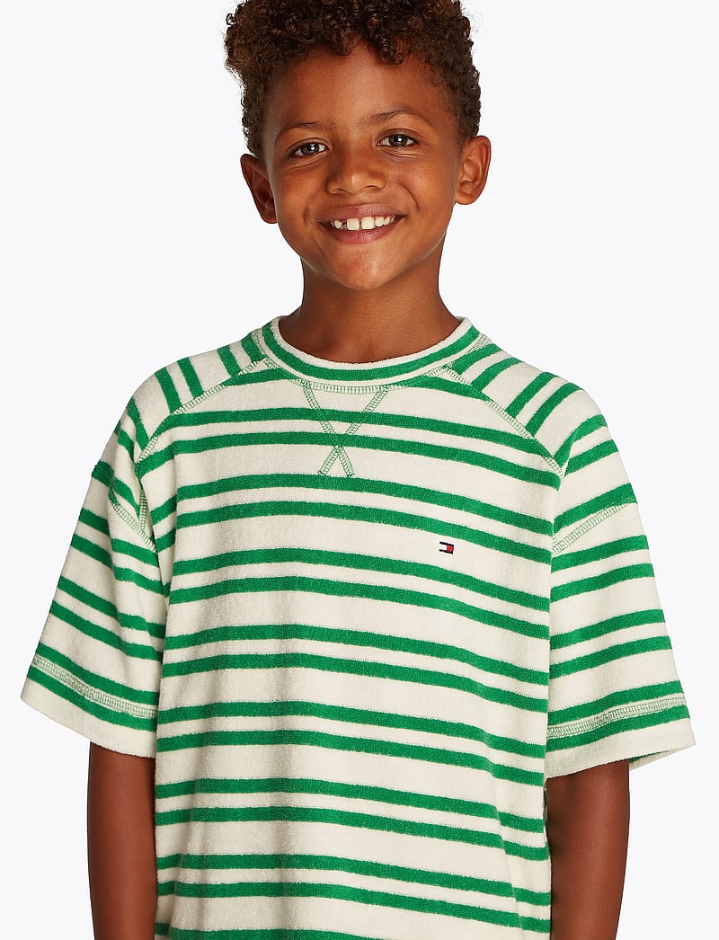 Tommy Hilfiger - TOMMY FLAG HILFIGER SWEATSHORT - sweatshorts - radiant green - 4