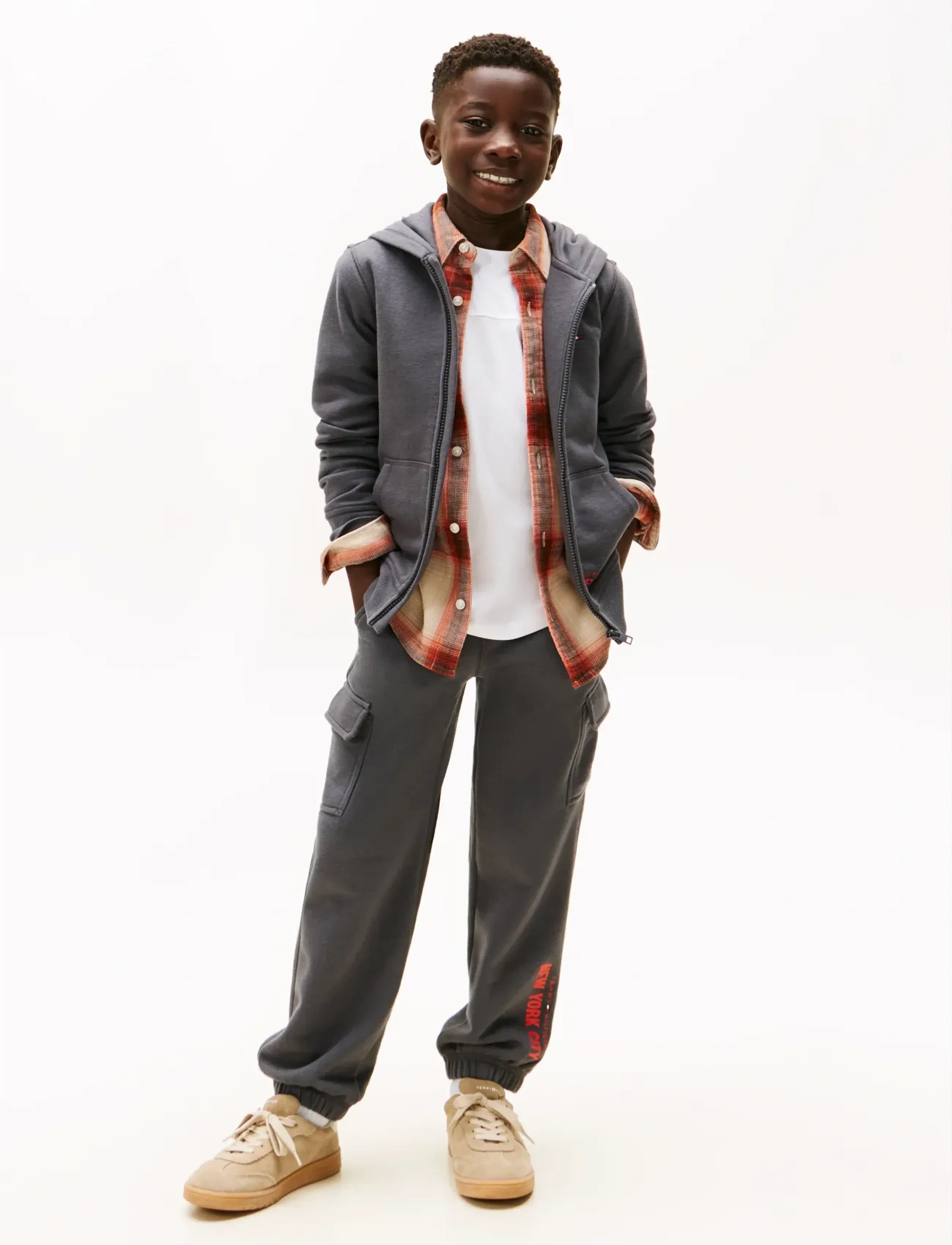 Tommy Hilfiger NYC PRINT CARGO SWEATPANTS - Cargo pants - WASHED BLACK / grey