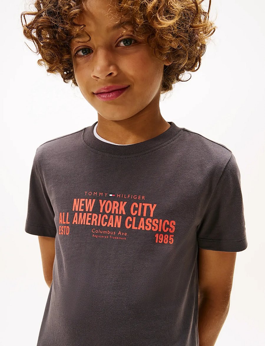 Tommy Hilfiger - NYC PRINT GRAPHIC TEE SS - kortærmede t-shirts - washed black - 5