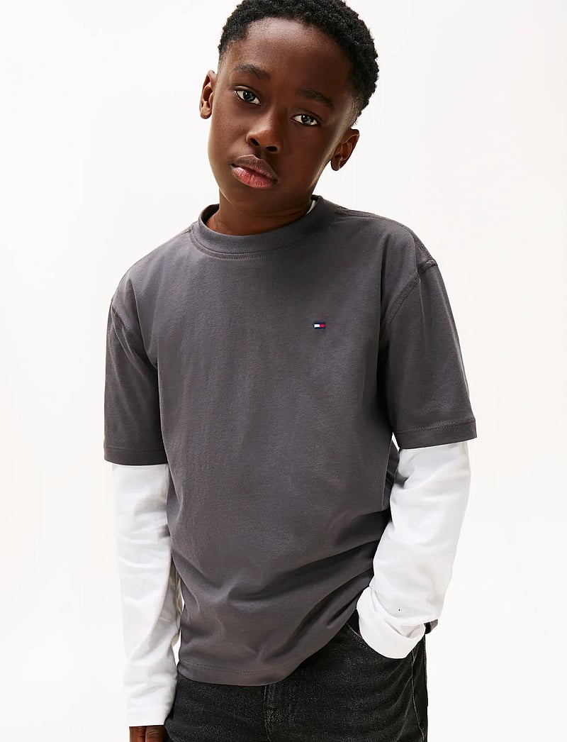 Tommy Hilfiger - WASHED FADED GRAPHIC T-SHIRT SS - kurzärmelige - washed black - 0