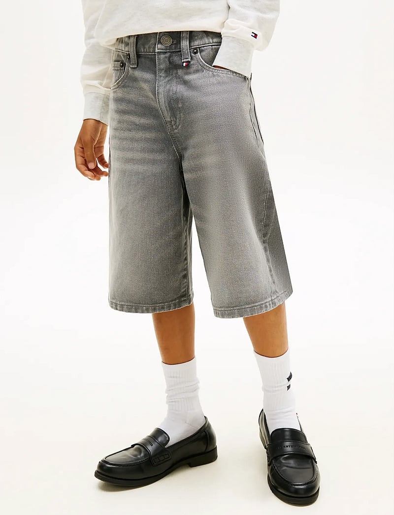 Tommy Hilfiger - BAGGY GREY DENIM SHORTS - jeansshorts - denim grey - 0