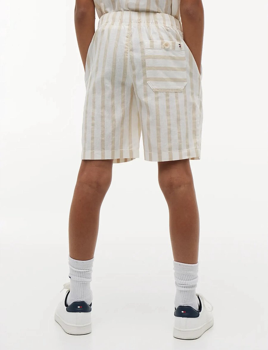 Tommy Hilfiger - RELAXED LINEN BLEND STRIPE SHORT - casual shorts - classic beige stripe - 2