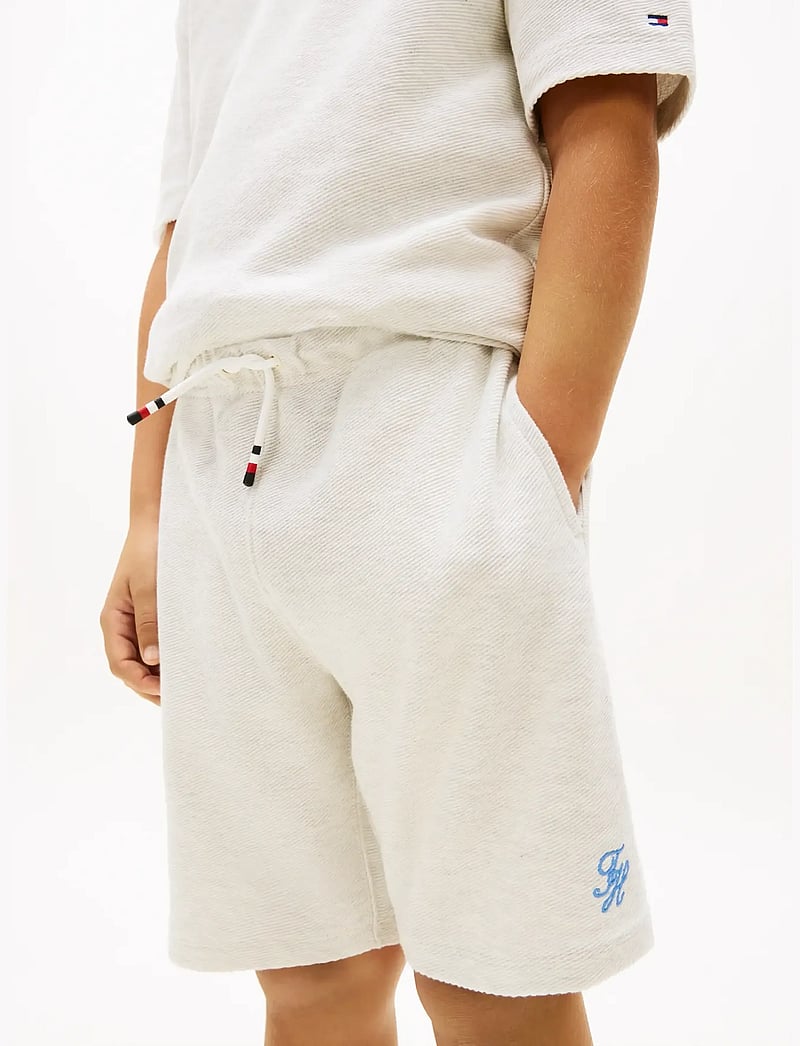Tommy Hilfiger - TH SCRIPT JERSEY TWILL SHORT - sweatshorts - ecru - 4