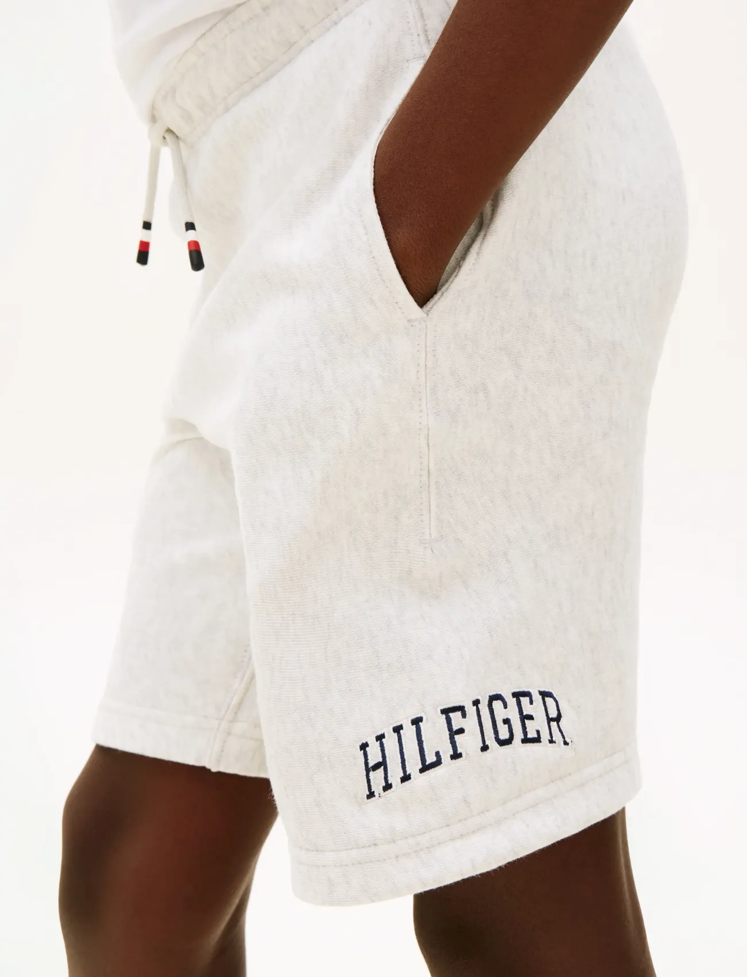 Tommy Hilfiger - HILFIGER VARSITY WIDE SWEATSHORT - sweatshorts - light grey heather - 4
