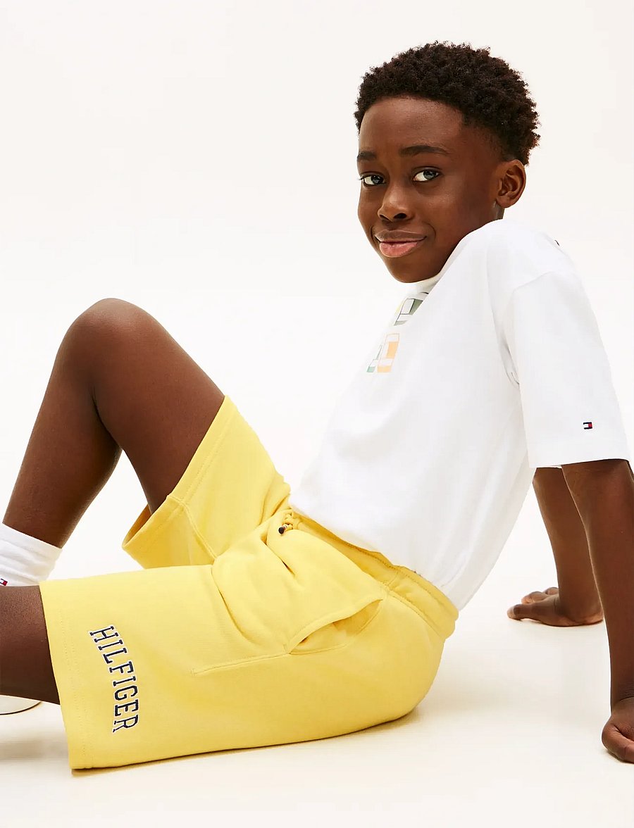 Tommy Hilfiger - HILFIGER VARSITY WIDE SWEATSHORT - sweatshorts - yellow dahlia - 4