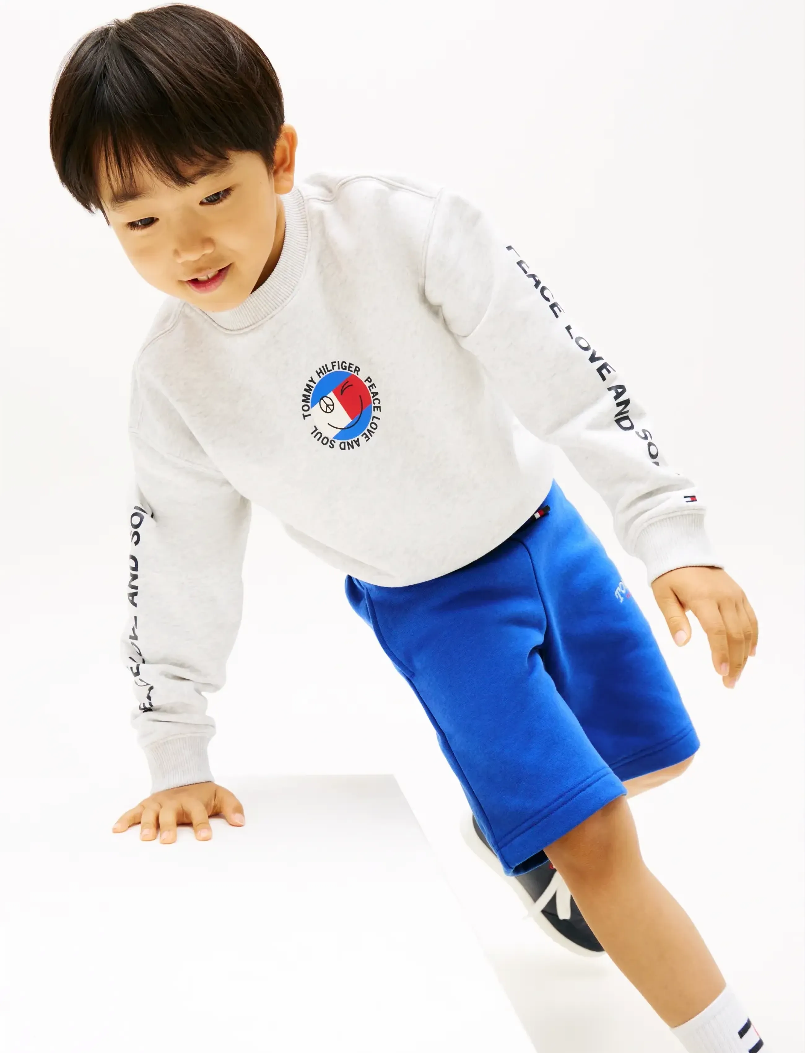 Tommy Hilfiger - FUN FLAG GRAPHIC SWEATSHIRT - sweatshirts - light grey heather - 4