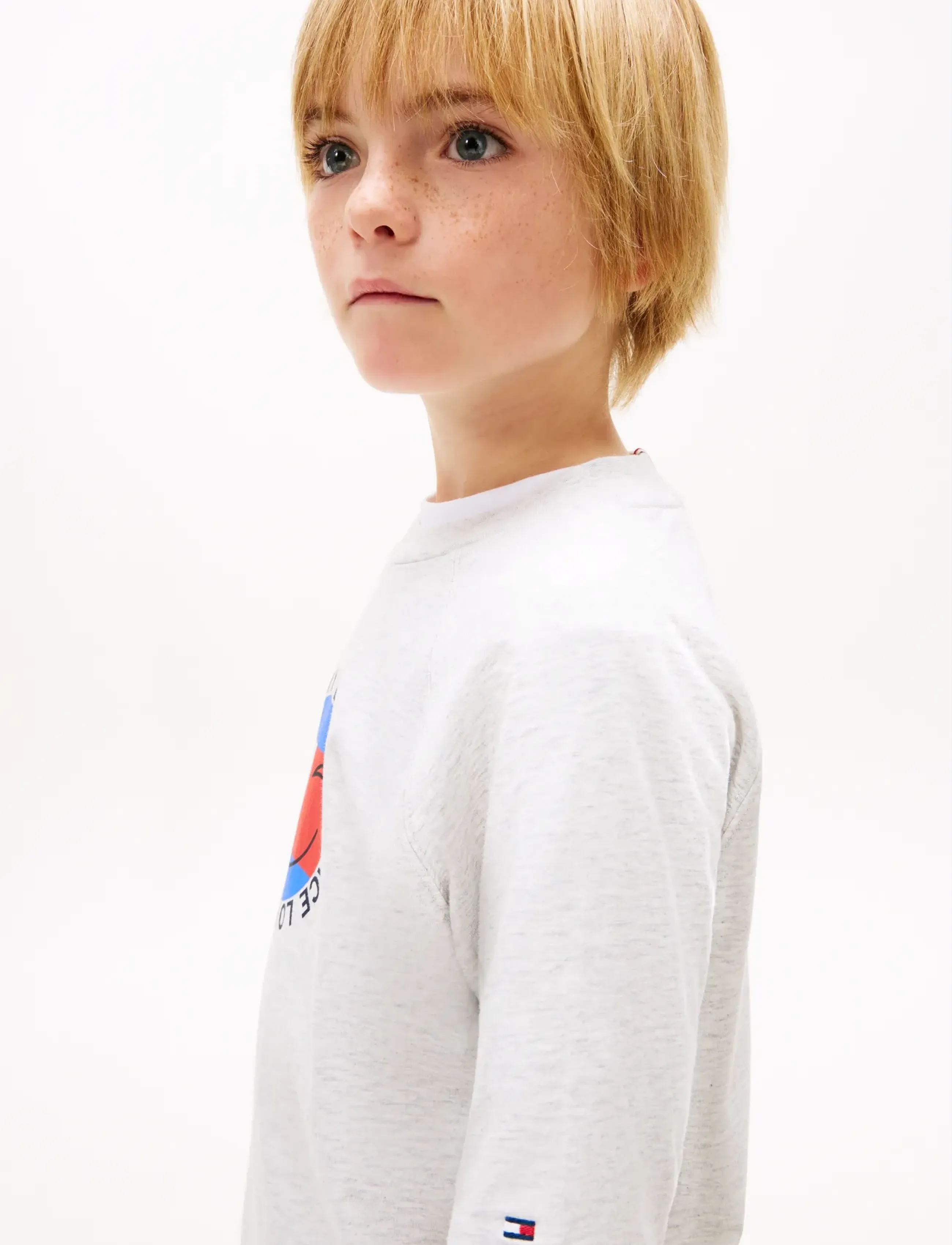 Tommy Hilfiger - FUN FLAG GRAPHIC T-SHIRT - kortærmede t-shirts - light grey heather - 4