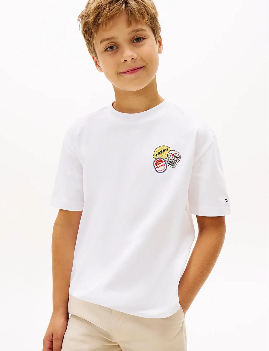 Tommy Hilfiger - STICKER PRINT GRAPHIC T-SHIRT - kurzärmelige - white - 0