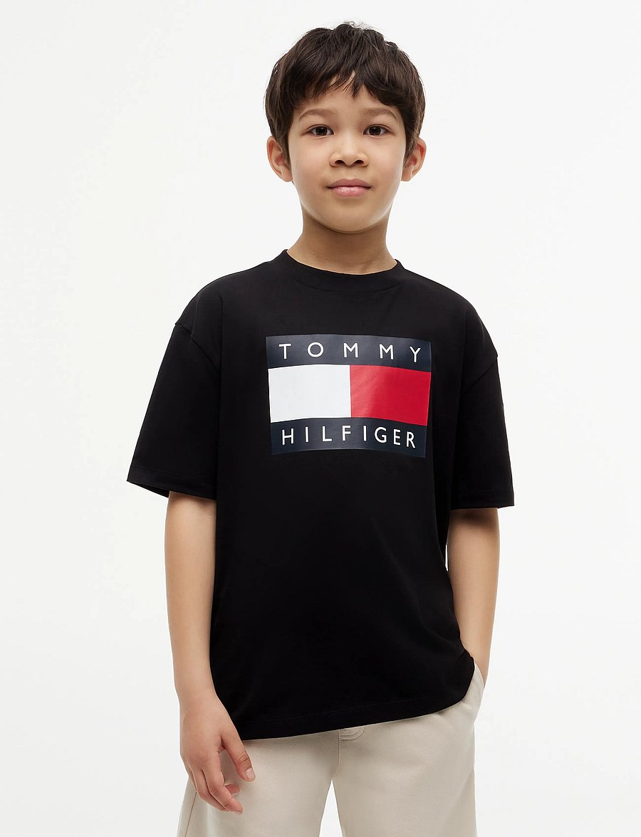 Tommy Hilfiger - HERITAGE PRINTED FLAG T-SHIRT - kortærmede t-shirts - black - 0