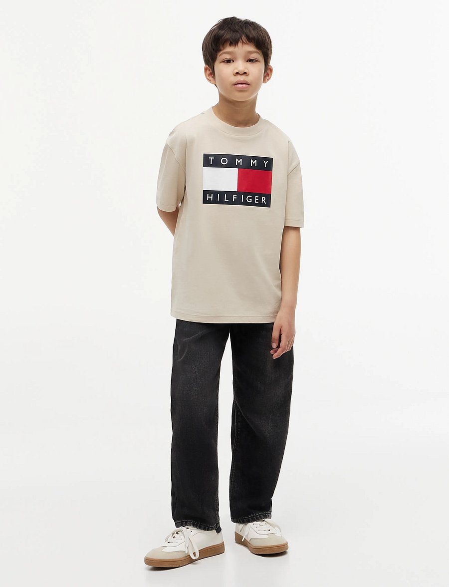 Tommy Hilfiger - HERITAGE PRINTED FLAG T-SHIRT - short-sleeved t-shirts - classic beige - 4