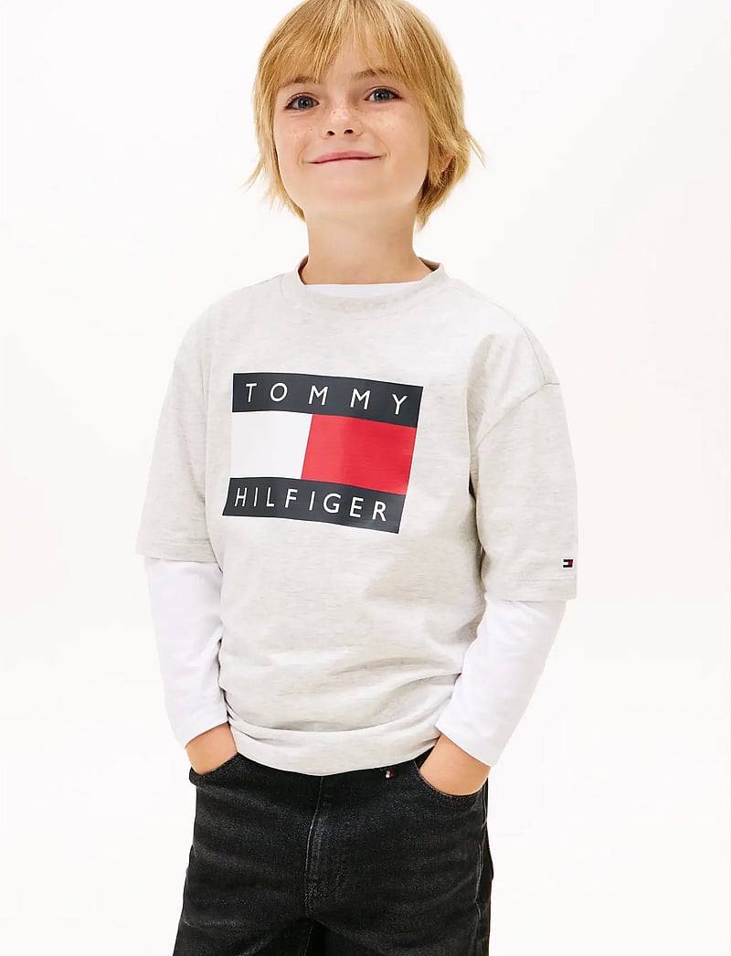 Tommy Hilfiger - HERITAGE PRINTED FLAG T-SHIRT - kurzärmelige - light grey heather - 0