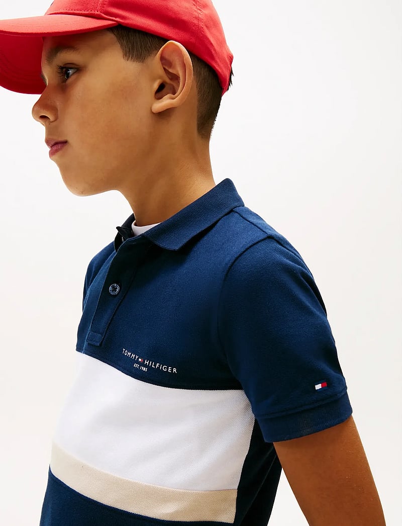 Tommy Hilfiger - MINI CORP EMB CLRBLOCK POLO SS - lyhythihaiset - dark night navy colourblock - 4