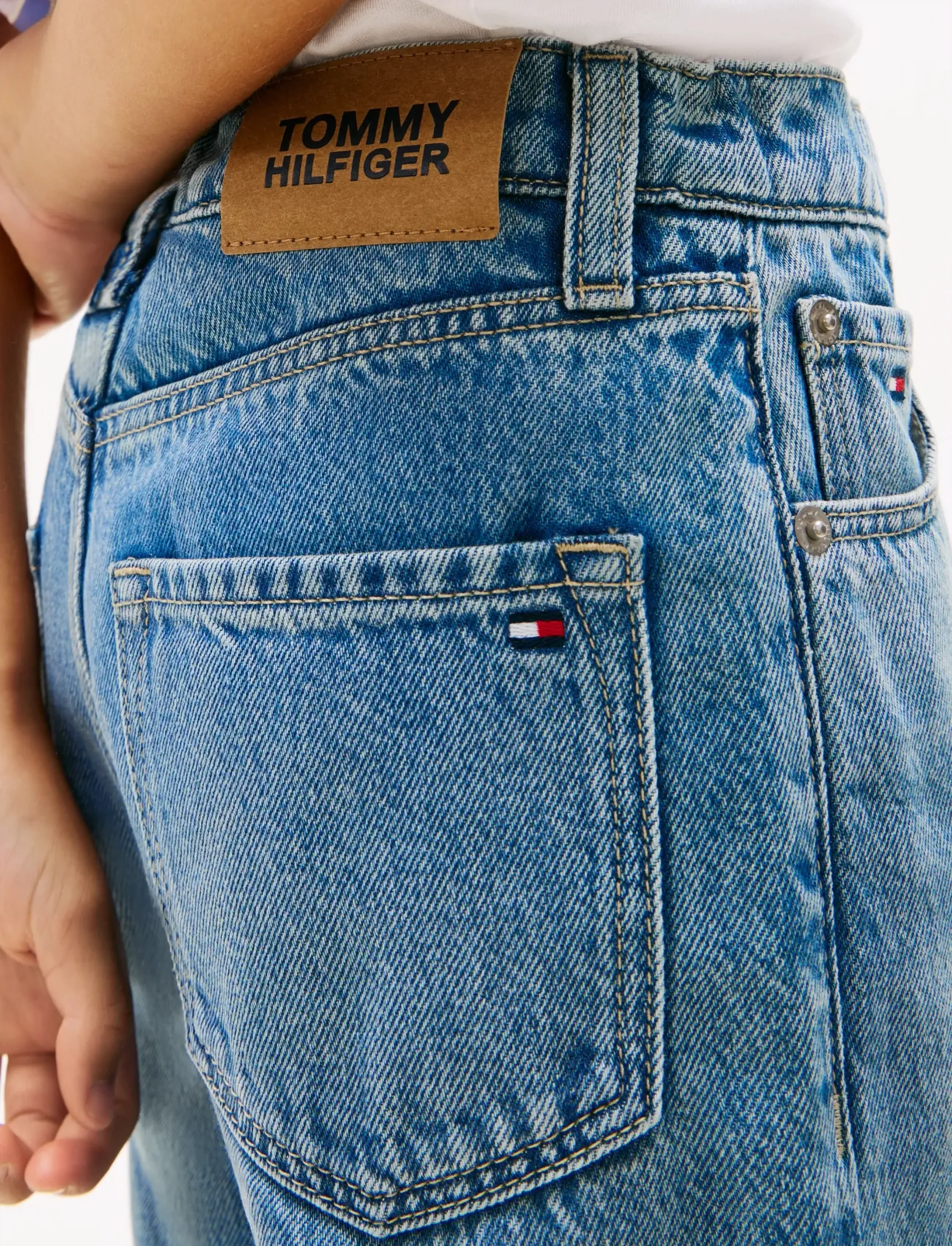 Tommy Hilfiger - RELAXED MID BLUE JEANS - loose jeans - mediumused - 4
