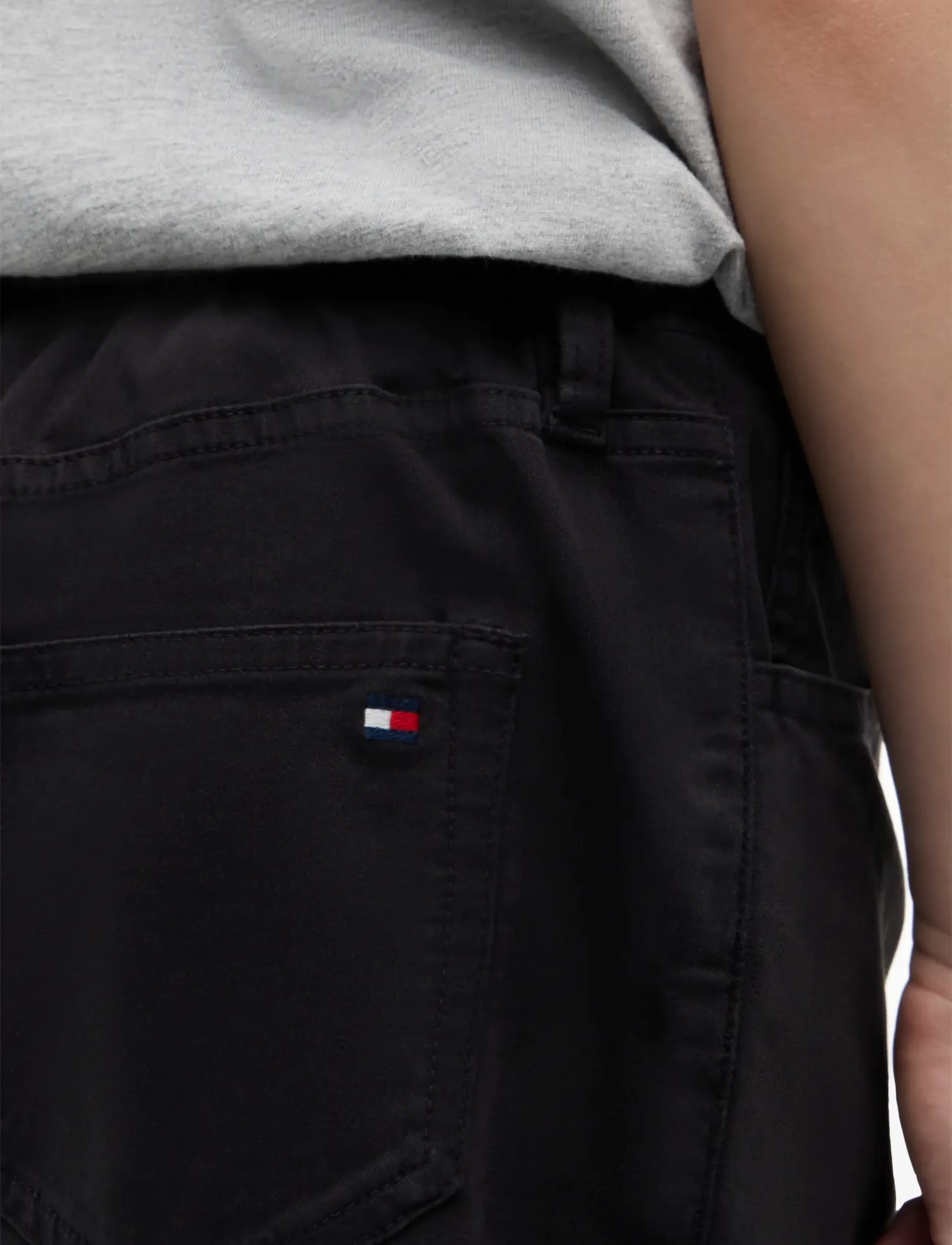 Tommy Hilfiger - HERRINGBONE BARREL FIT PANT - black - 4