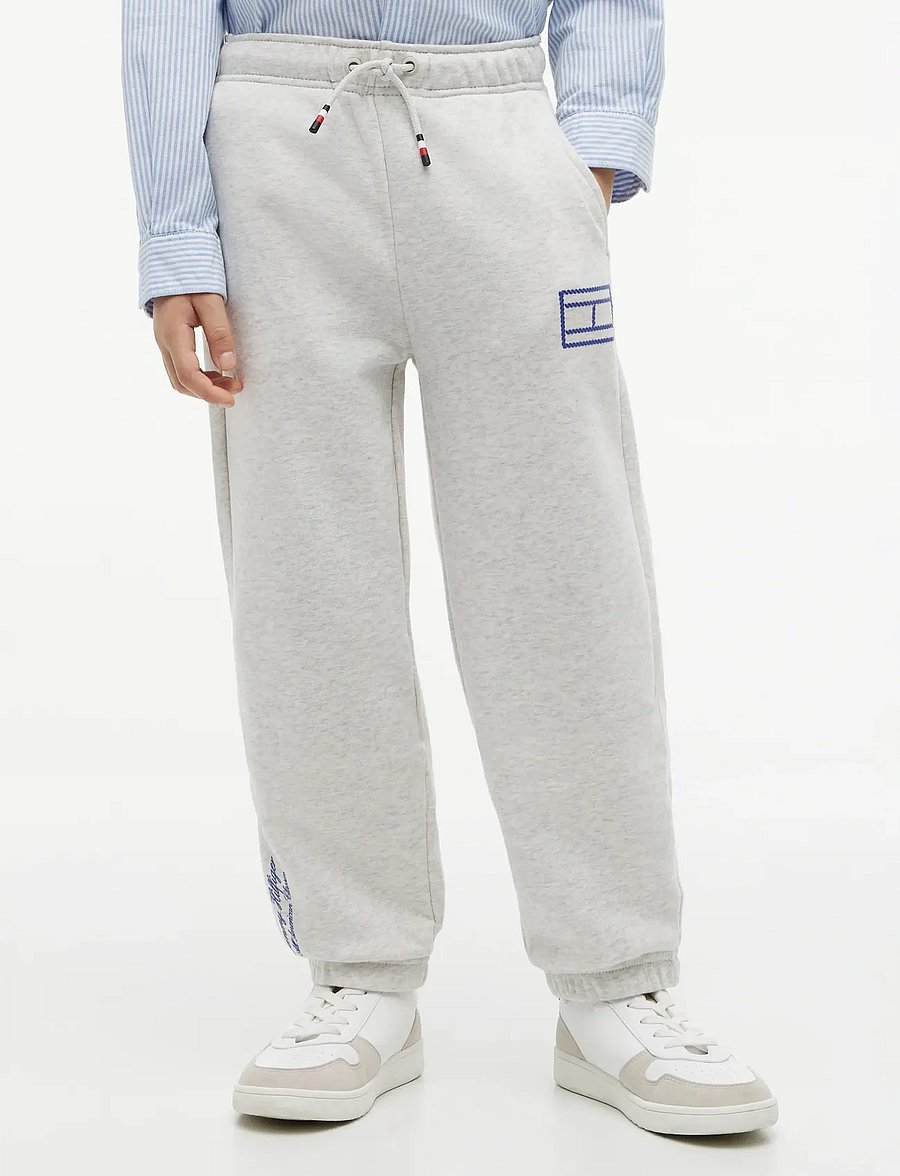 Tommy Hilfiger - OUTLINE FLAG SWEATPANT - sweatpants - light grey heather - 0