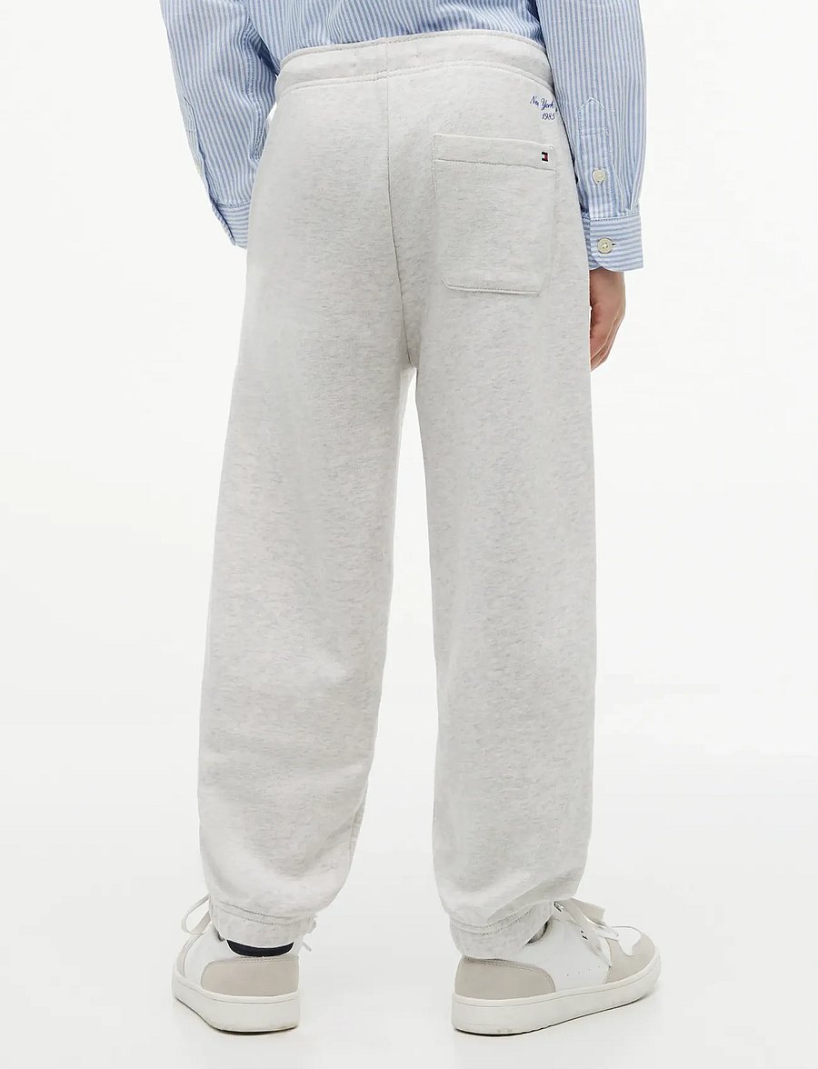Tommy Hilfiger - OUTLINE FLAG SWEATPANT - sweatpants - light grey heather - 2