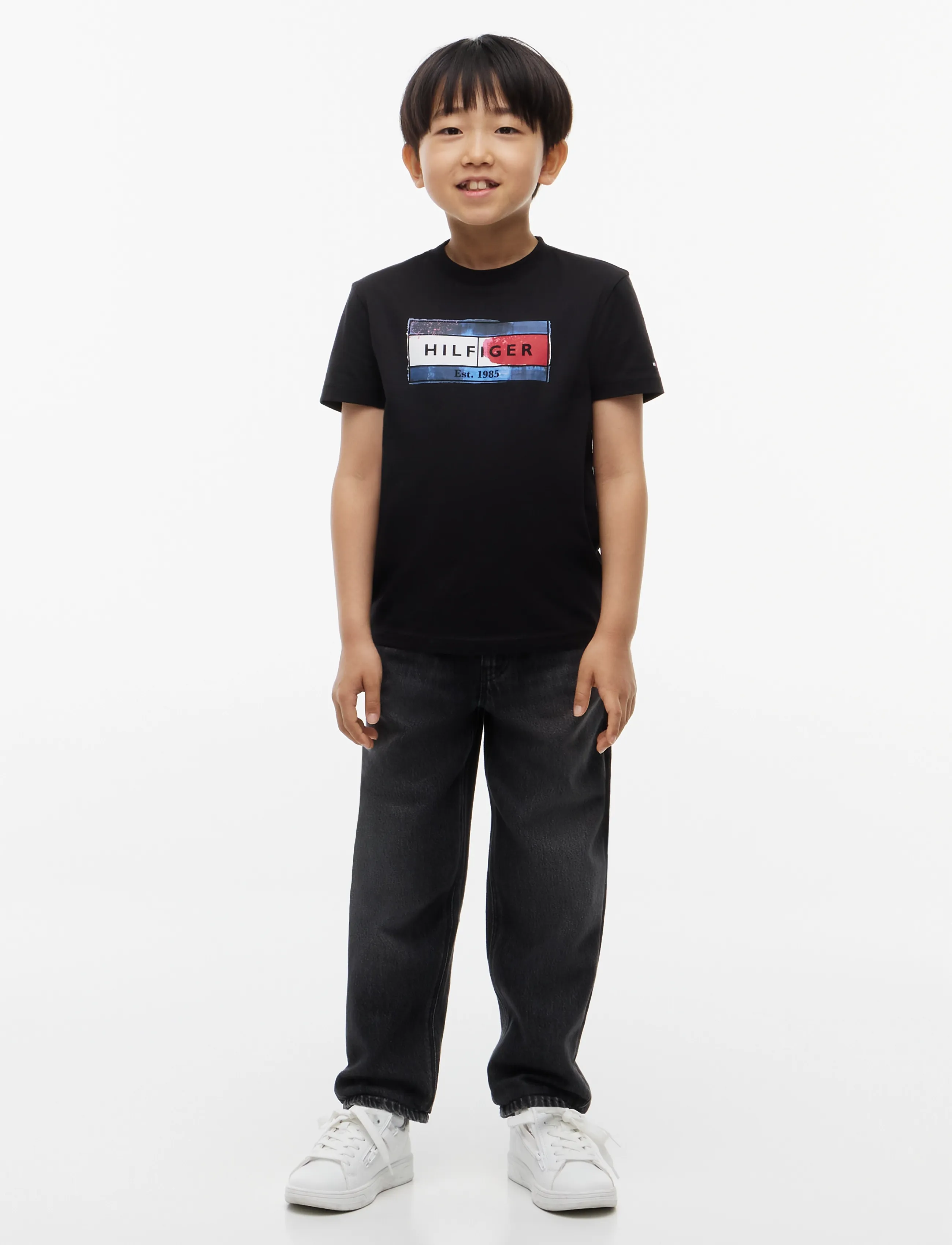 Tommy Hilfiger - HILFIGER FLAG GRAPHIC TEE - kortärmade t-shirts - black - 4