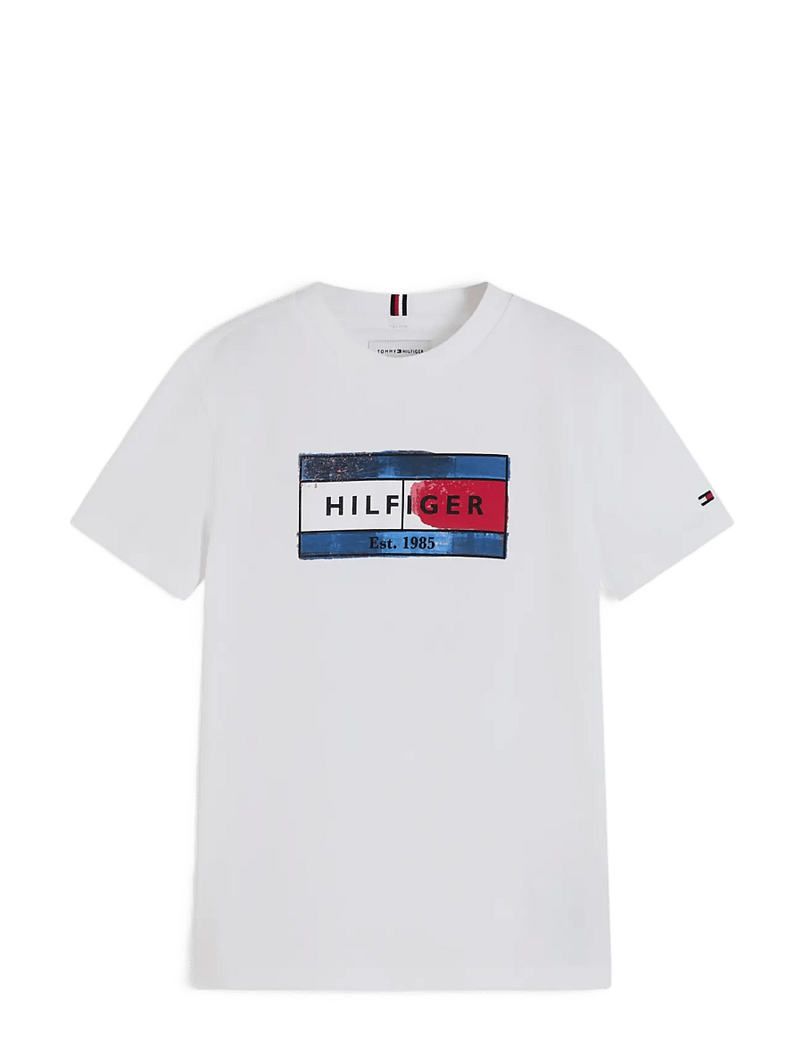 Tommy Hilfiger - HILFIGER FLAG GRAPHIC TEE - kortärmade t-shirts - white - 1