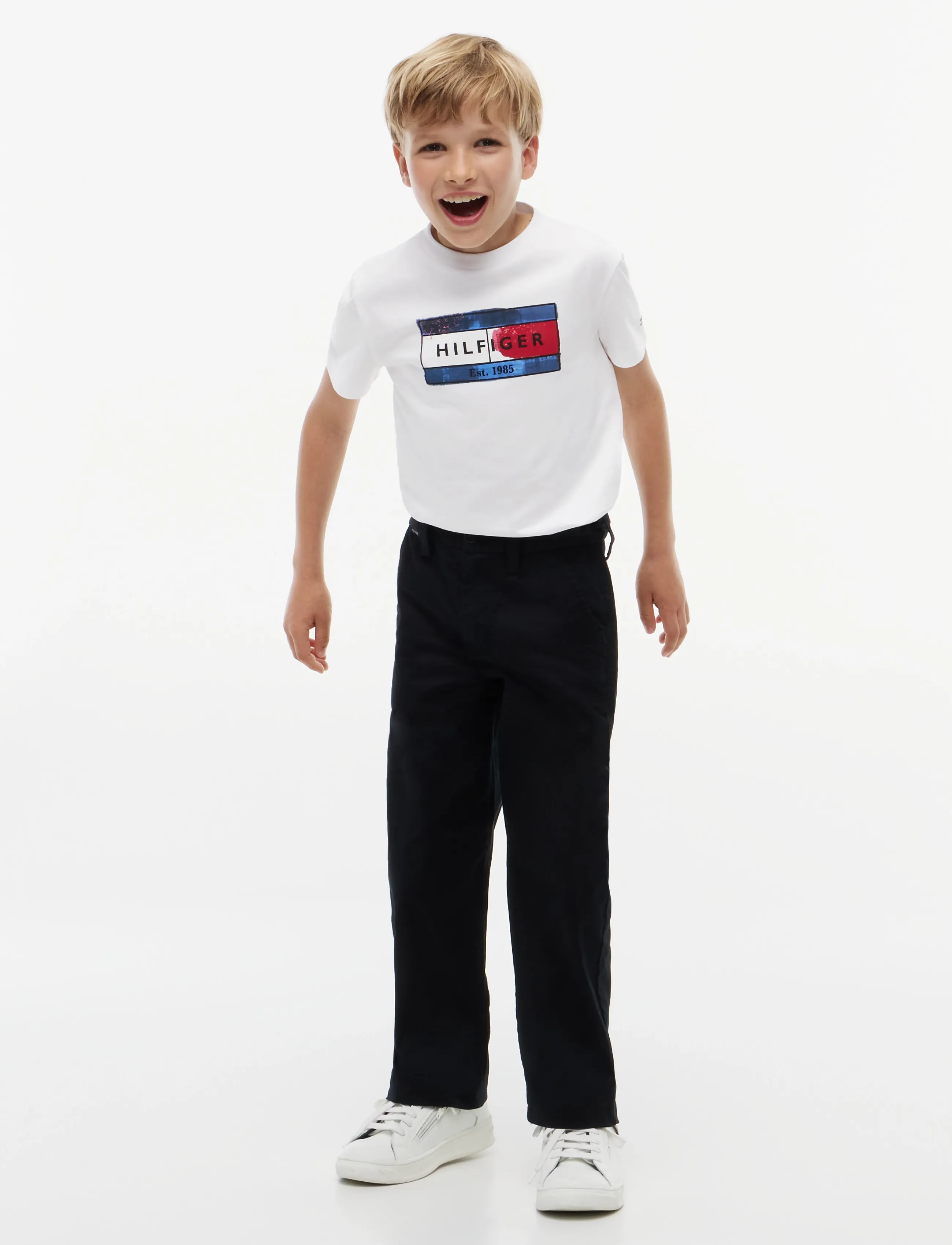 Tommy Hilfiger - HILFIGER FLAG GRAPHIC TEE - kortärmade t-shirts - white - 4