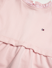 Tommy Hilfiger - BABY FLAG DRESS S/S - kortärmade babyklänningar - whimsy pink - 2