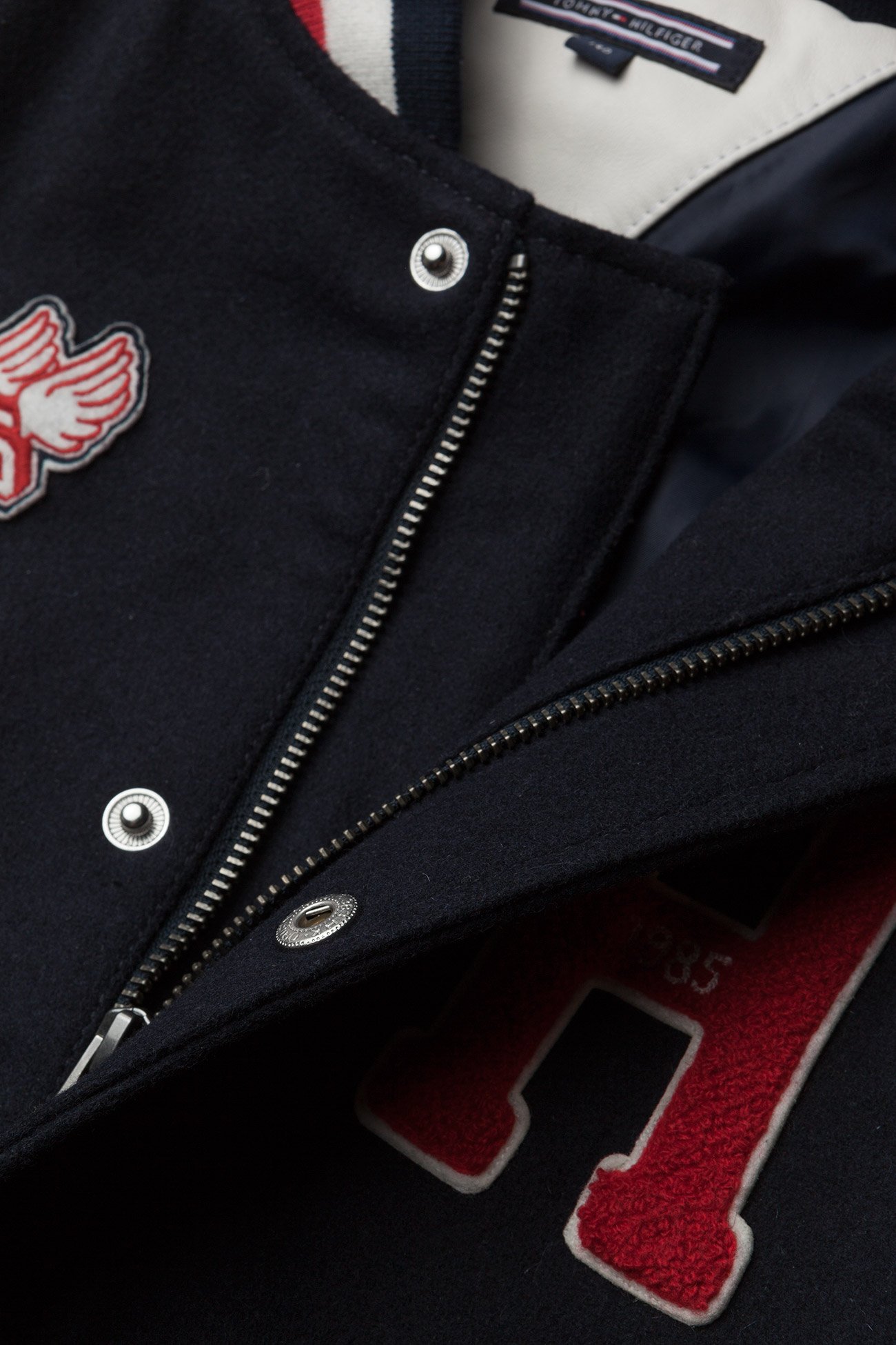 Tommy Hilfiger - UNISEX VARSITY JACKE - sky captain/snow white - 2