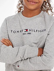 Tommy Hilfiger - ESSENTIAL SWEATSHIRT - sweatshirts - light grey heather - 8