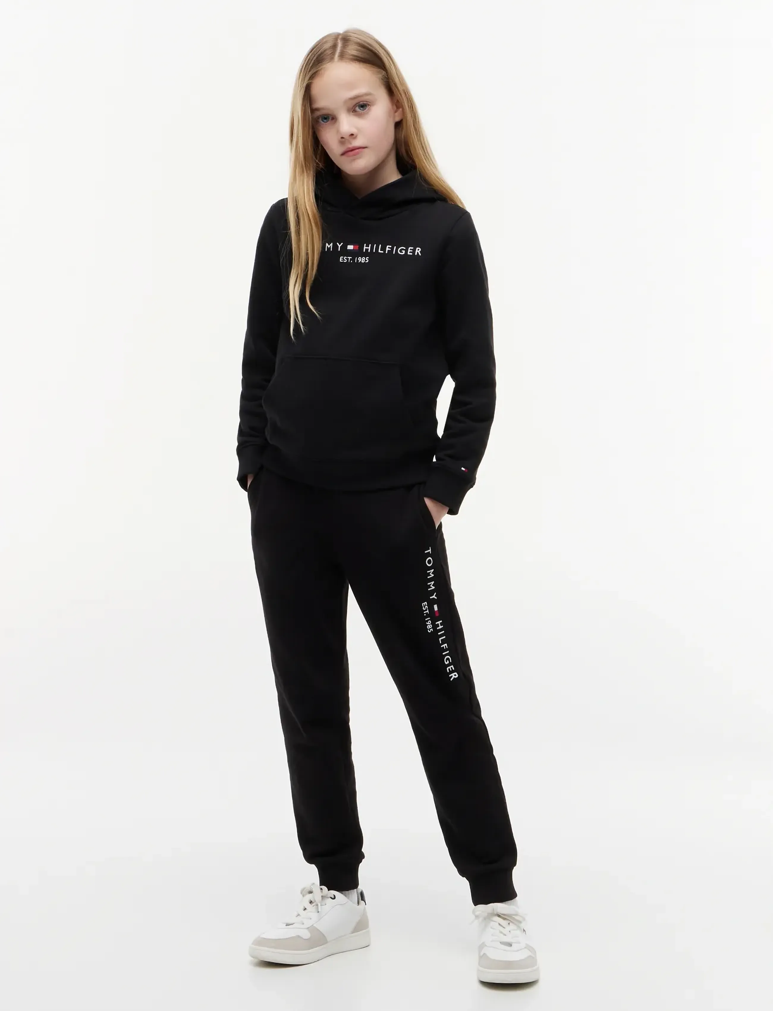 Tommy Hilfiger - ESSENTIAL SWEATPANTS - sporta bikses - black - 2
