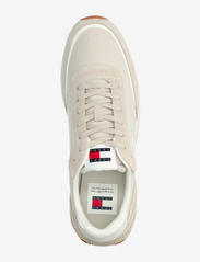 Tommy Hilfiger - TJM TECHNICAL RUNNER - lave sneakers - bleached stone - 3