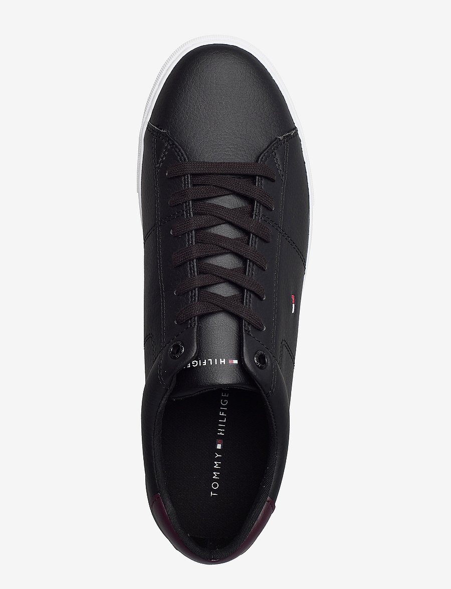 Tommy Hilfiger - ESSENTIAL LEATHER DETAIL VULC - lágir strigaskór - black - 3