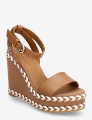 Tommy Hilfiger - NEW WEDGE - feestelijke kleding voor outlet-prijzen - summer cognac - 0