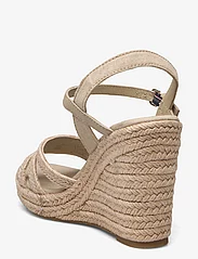 Tommy Hilfiger - ESSENTIAL BASIC WEDGE SANDAL - party wear at outlet prices - sandalwood - 2