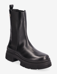 ESSENTIAL LEATHER CHELSEA BOOT - BLACK
