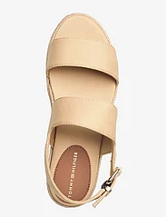 Tommy Hilfiger - MID WEDGE SANDAL - party wear at outlet prices - harvest wheat - 3