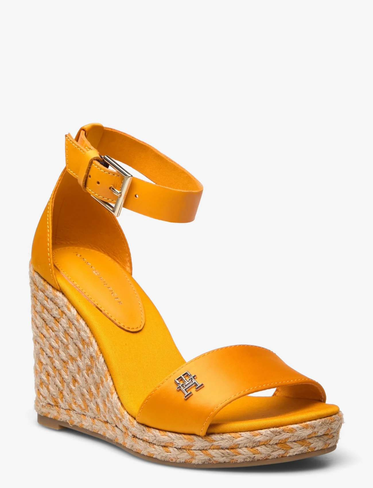Tommy Hilfiger - COLORFUL HIGH WEDGE SATIN SANDAL - juhlamuotia outlet-hintaan - rich ochre - 0