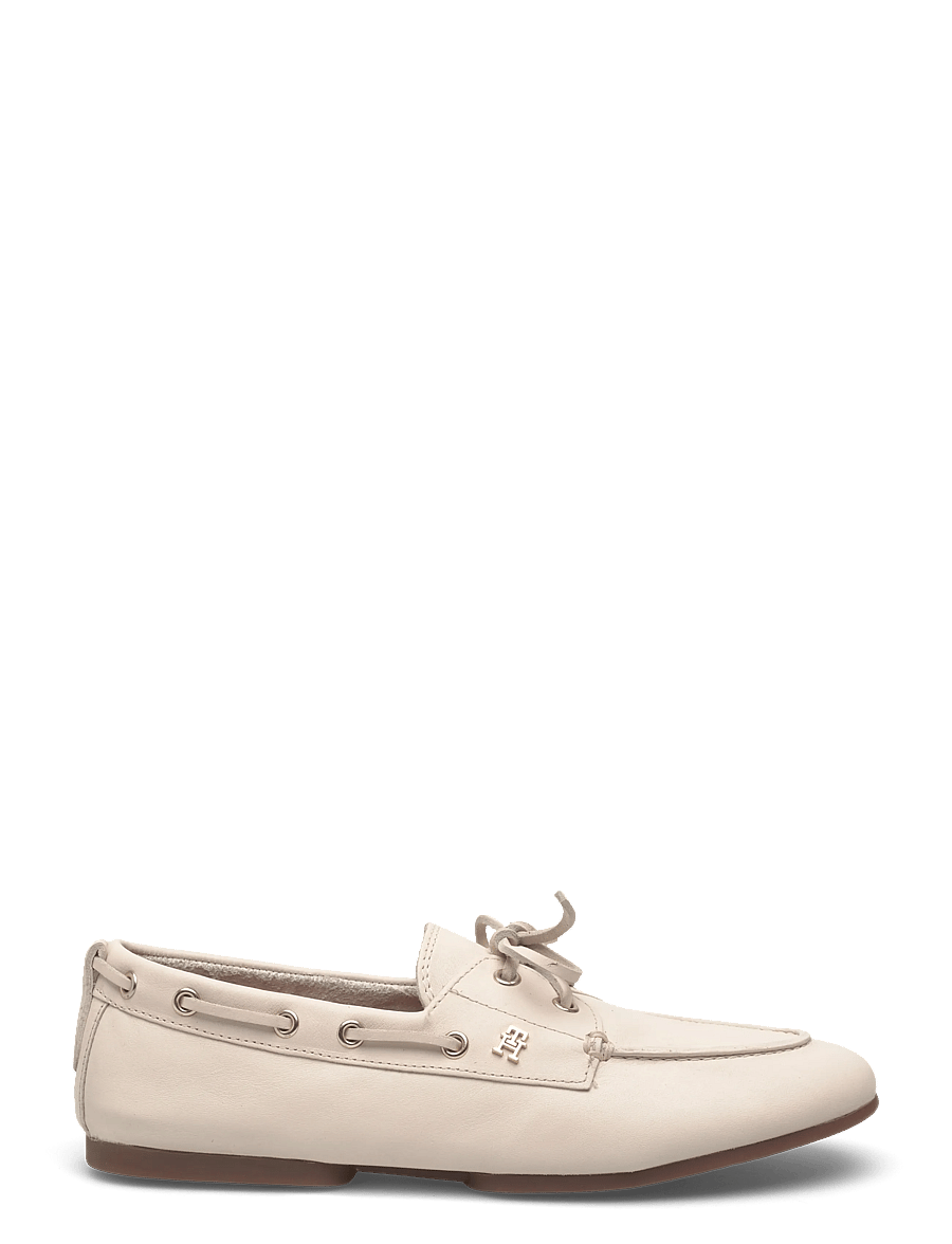 Tommy Hilfiger - TH SLEEK LEATHER BOAT SHOE - purjekingad - soft cream - 1