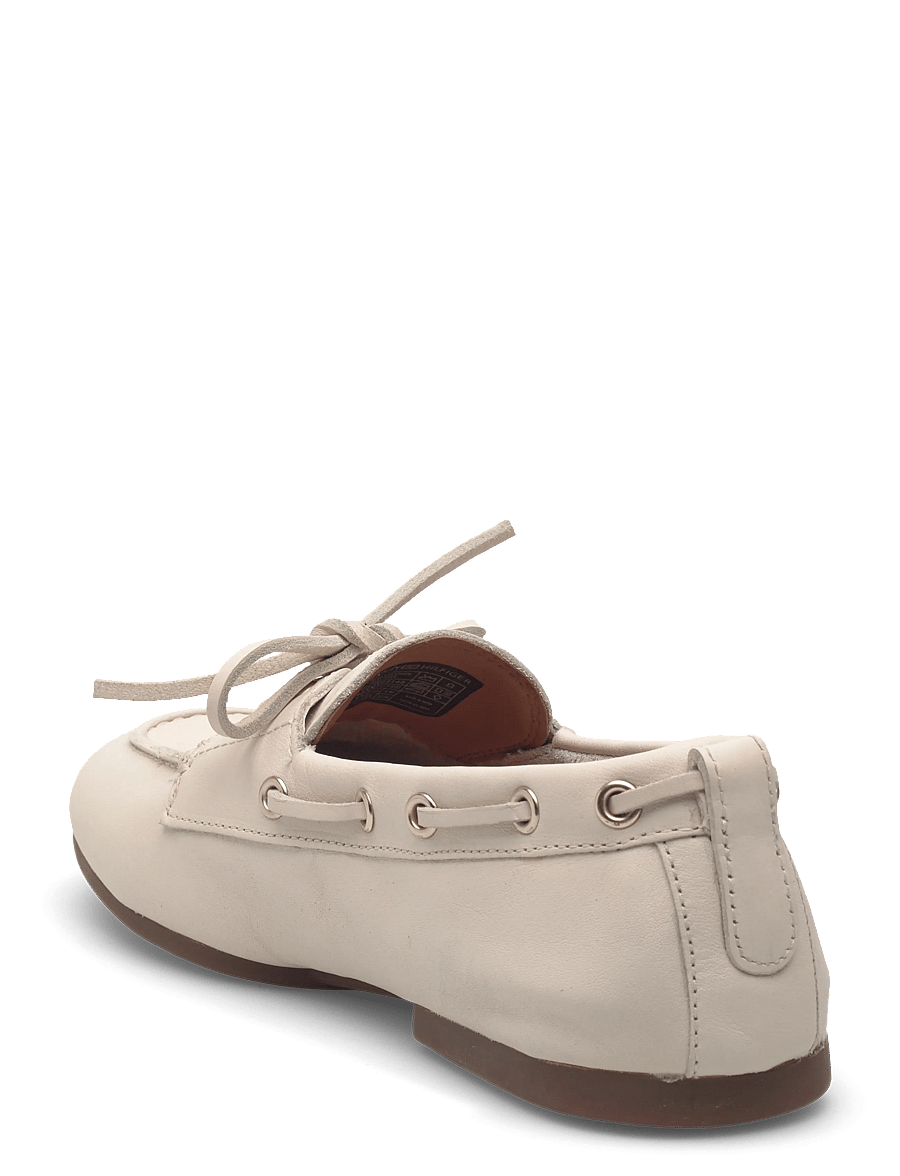 Tommy Hilfiger - TH SLEEK LEATHER BOAT SHOE - purjekingad - soft cream - 2