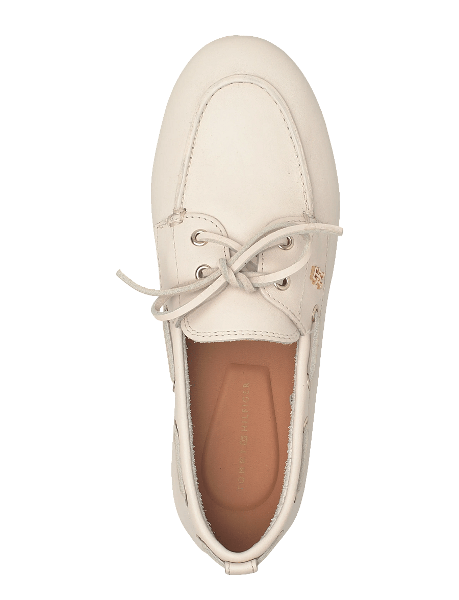 Tommy Hilfiger - TH SLEEK LEATHER BOAT SHOE - purjekingad - soft cream - 3