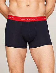 Tommy Hilfiger - 3P WB TRUNK - laveste priser - fierce red/well water/anchor blue - 3