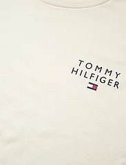 Tommy Hilfiger - CN SS TEE LOGO - die niedrigsten preise - ivory - 2