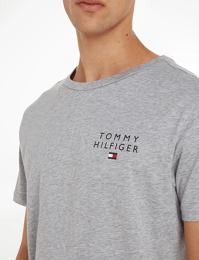 Tommy Hilfiger - CN SS TEE LOGO - kortärmade t-shirts - light grey heather - 5