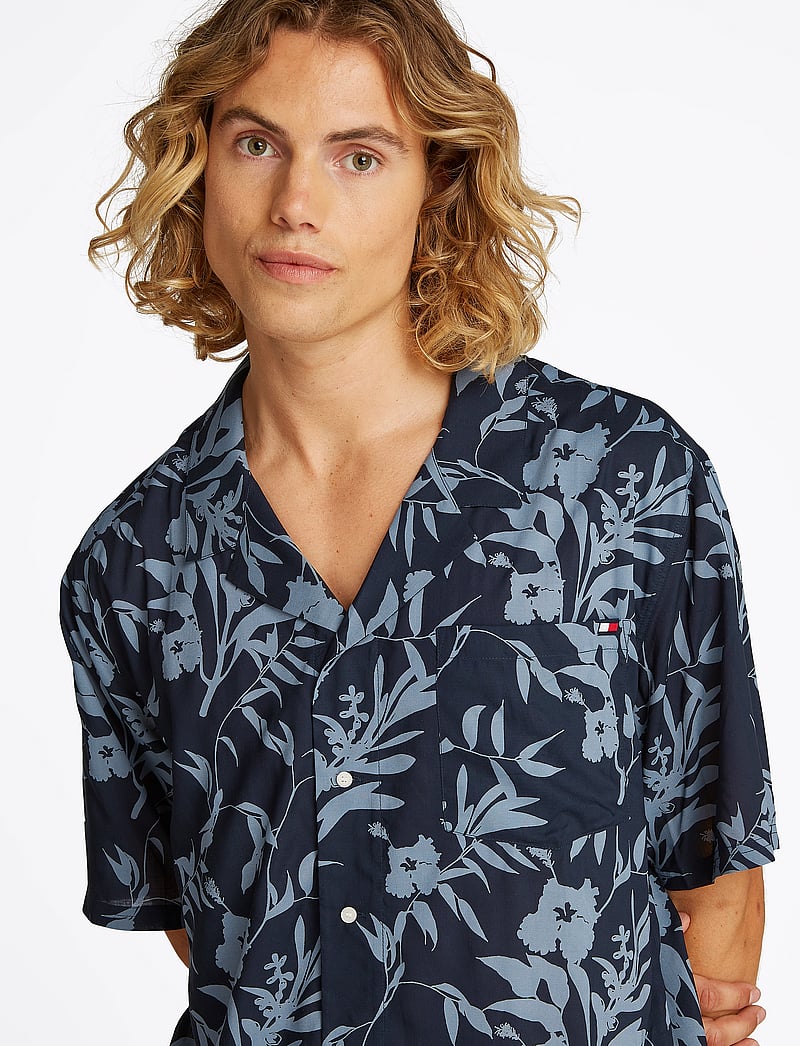 Tommy Hilfiger - BOWLING SHIRT PRINT - kortärmade skjortor - floral tropic aop desert sky - 4